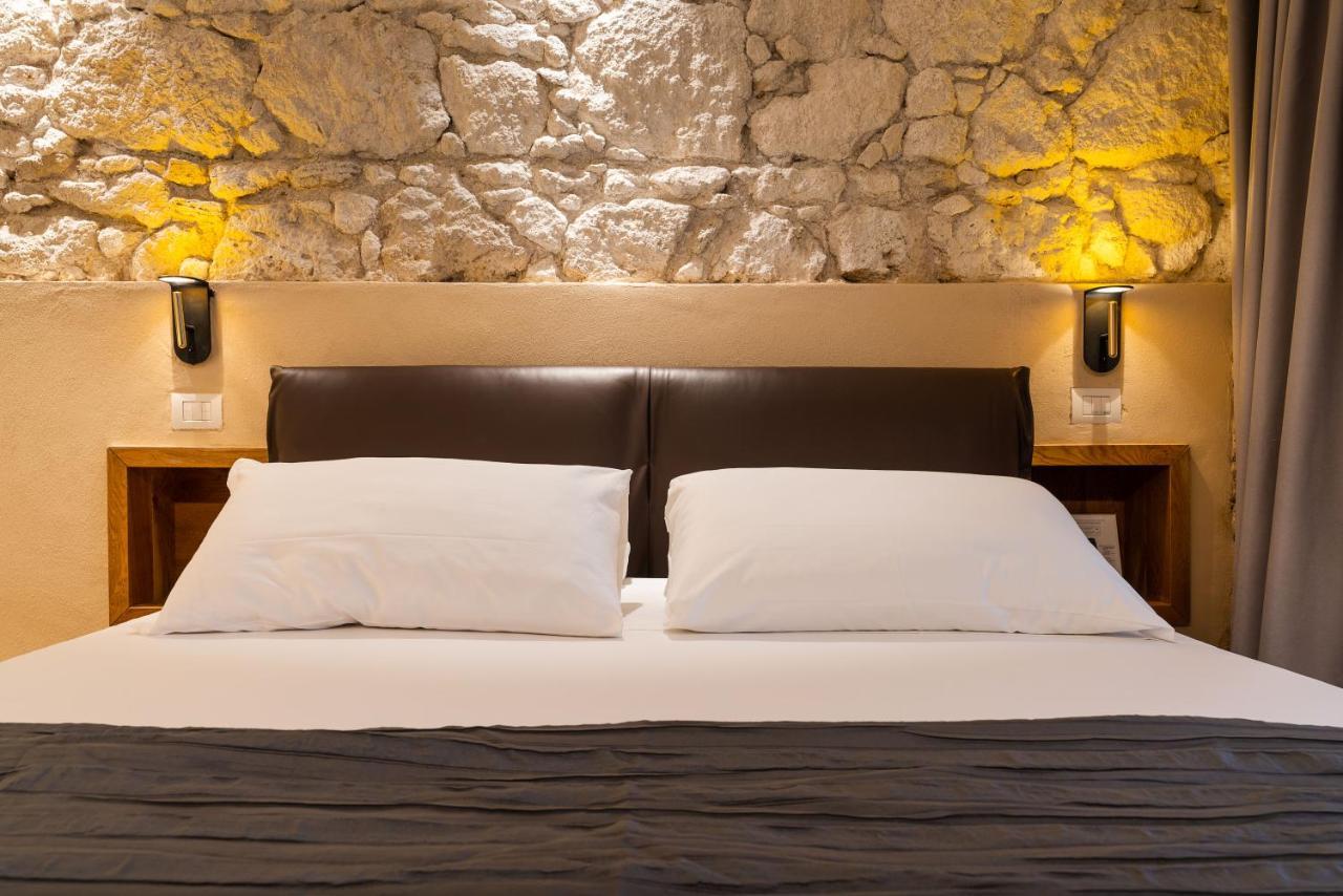 Re Dionisio Luxury Suites Szirakúza Kültér fotó